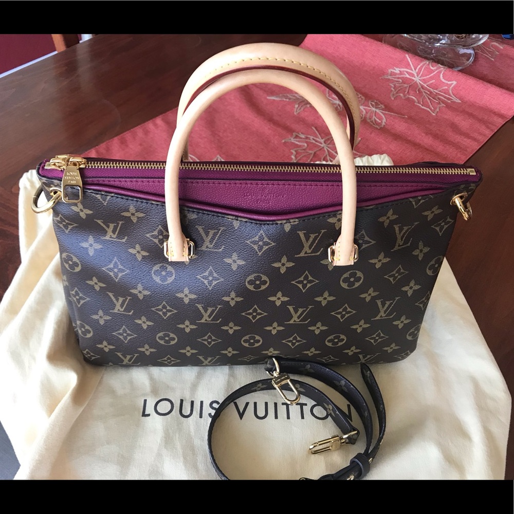 AUTHENTIC LOUIS VUITTON Pallas Hand Bag